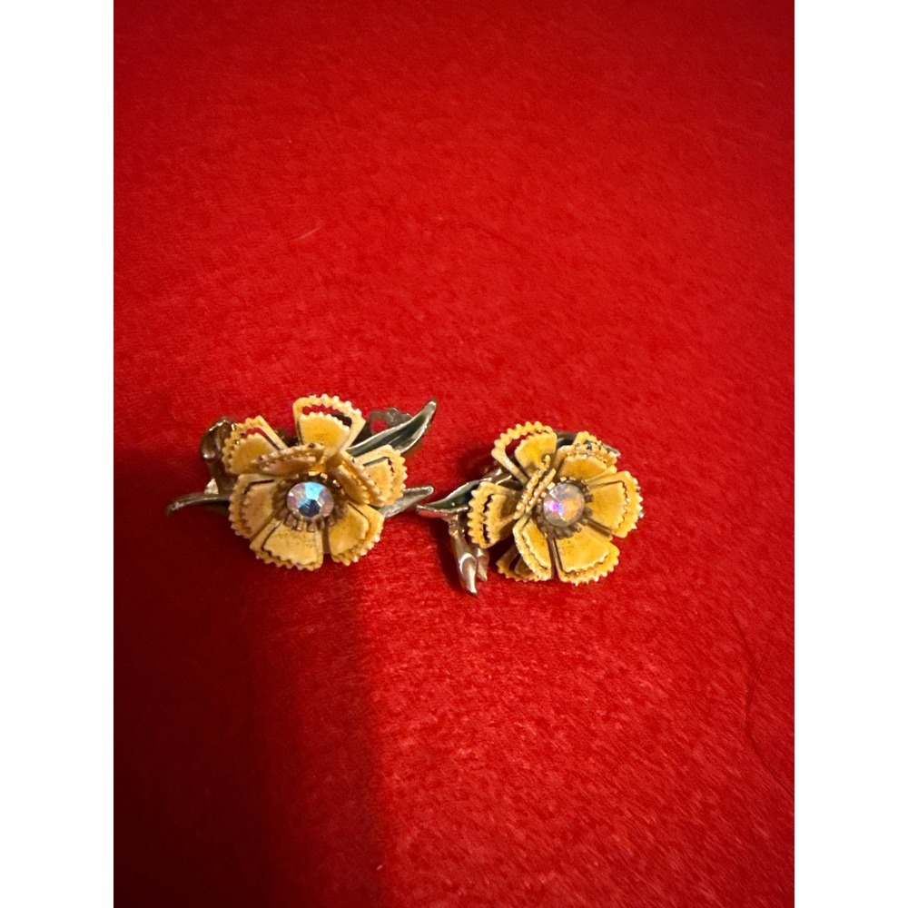 Vintage Yellow Enamel Flower Clip On Earrings Aurora Borealis Rhinestone Floral